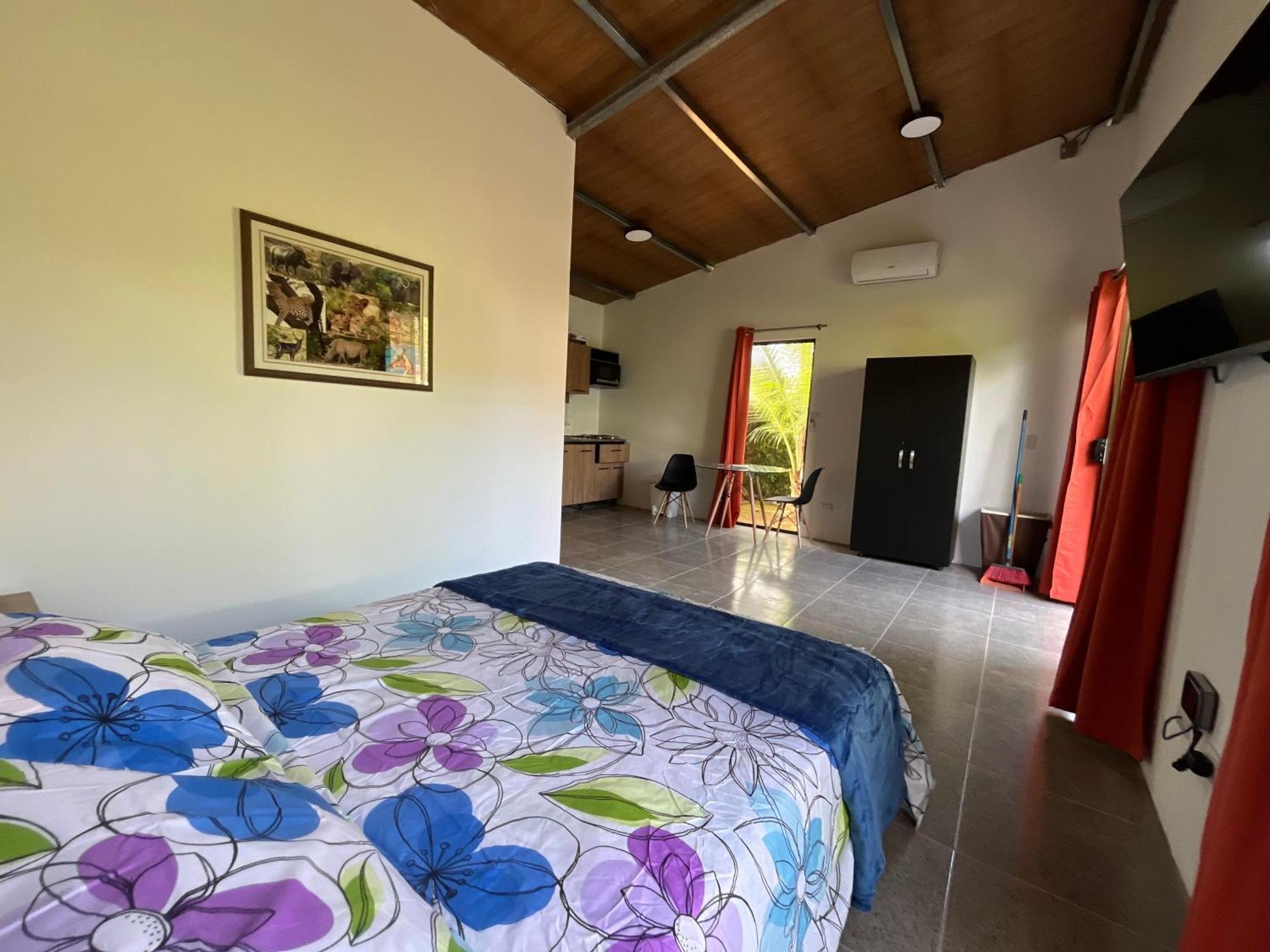 Uvita Oasis Retreat With Villa Cabins And Apartment Luaran gambar